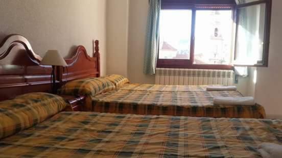 Hostal Restaurante San Millan Orihuela del Tremedal Kültér fotó