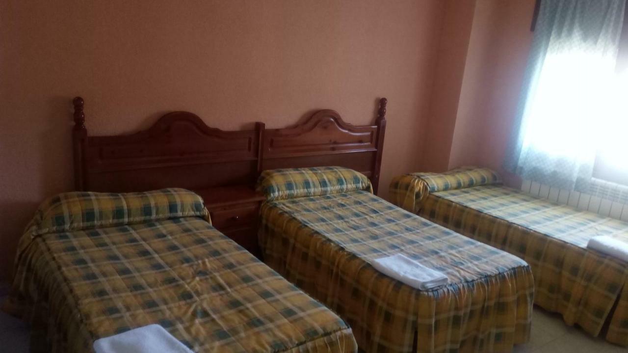 Hostal Restaurante San Millan Orihuela del Tremedal Kültér fotó